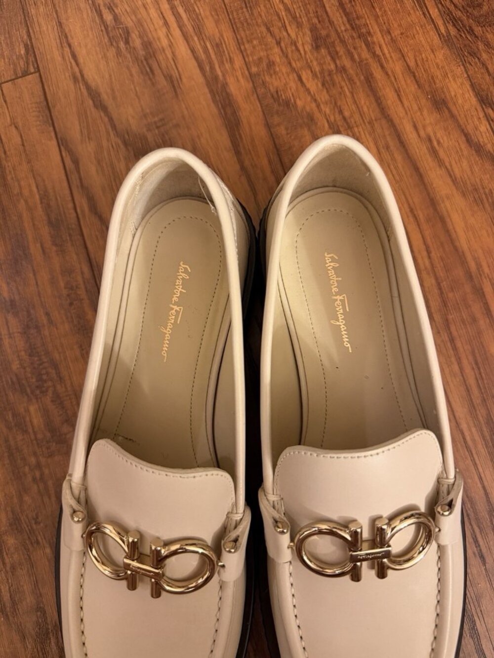 FERRAGAMO Rolo Lug Loafers Shoes - Off White Color (Bone) Leather Women Size 8C - Picture 6 of 11